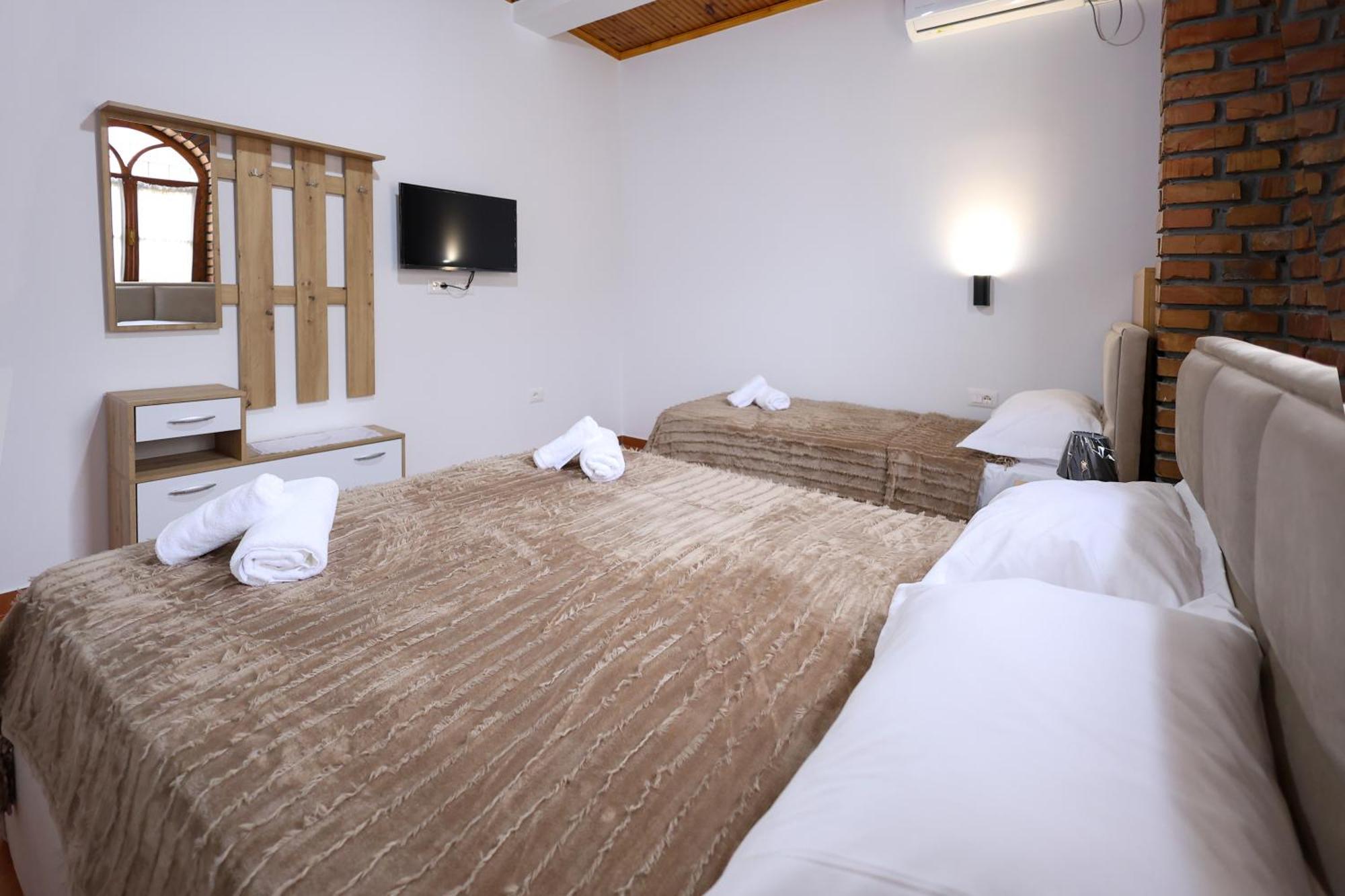 Hotel Boutique Buzi Берат Экстерьер фото